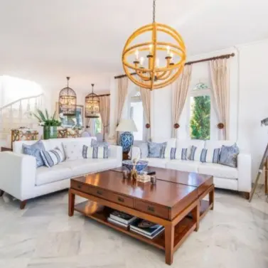 Продажа двухуровневого пентхауса в Marbella