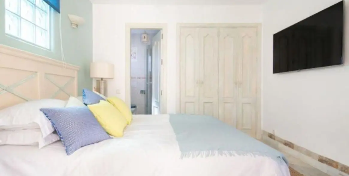 Продажа двухуровневого пентхауса в Marbella 6