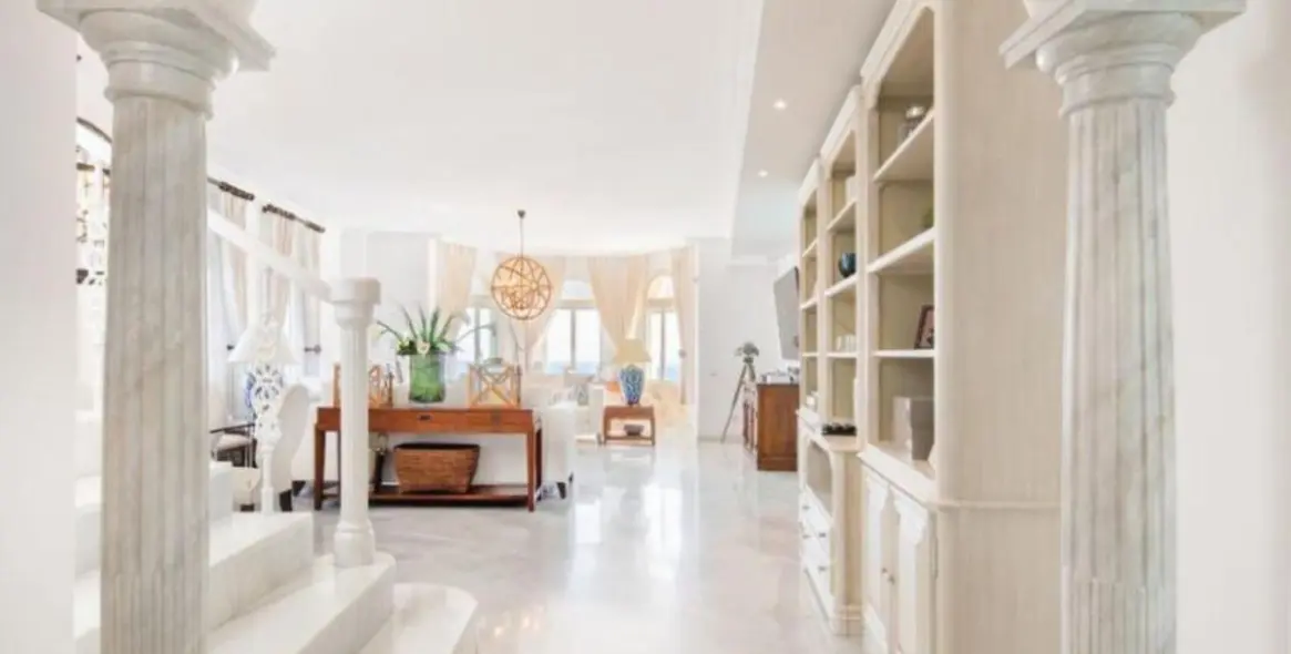 Продажа двухуровневого пентхауса в Marbella 8