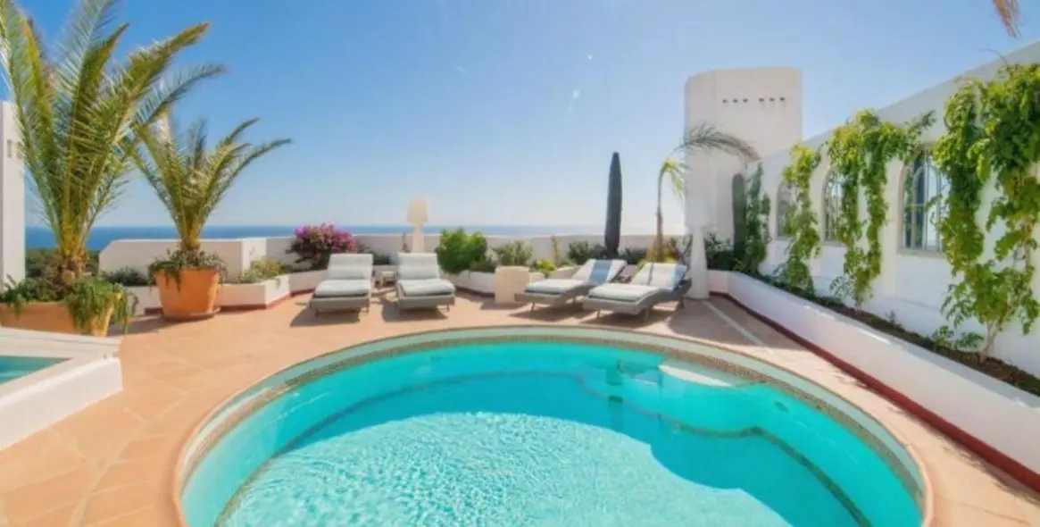 Продажа двухуровневого пентхауса в Marbella 12