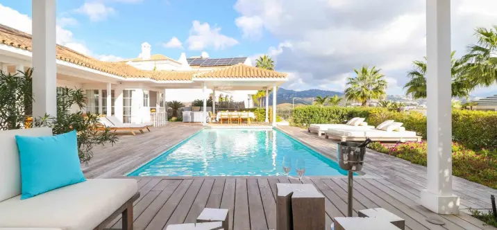 Sale of detached villa in Benahavís 0