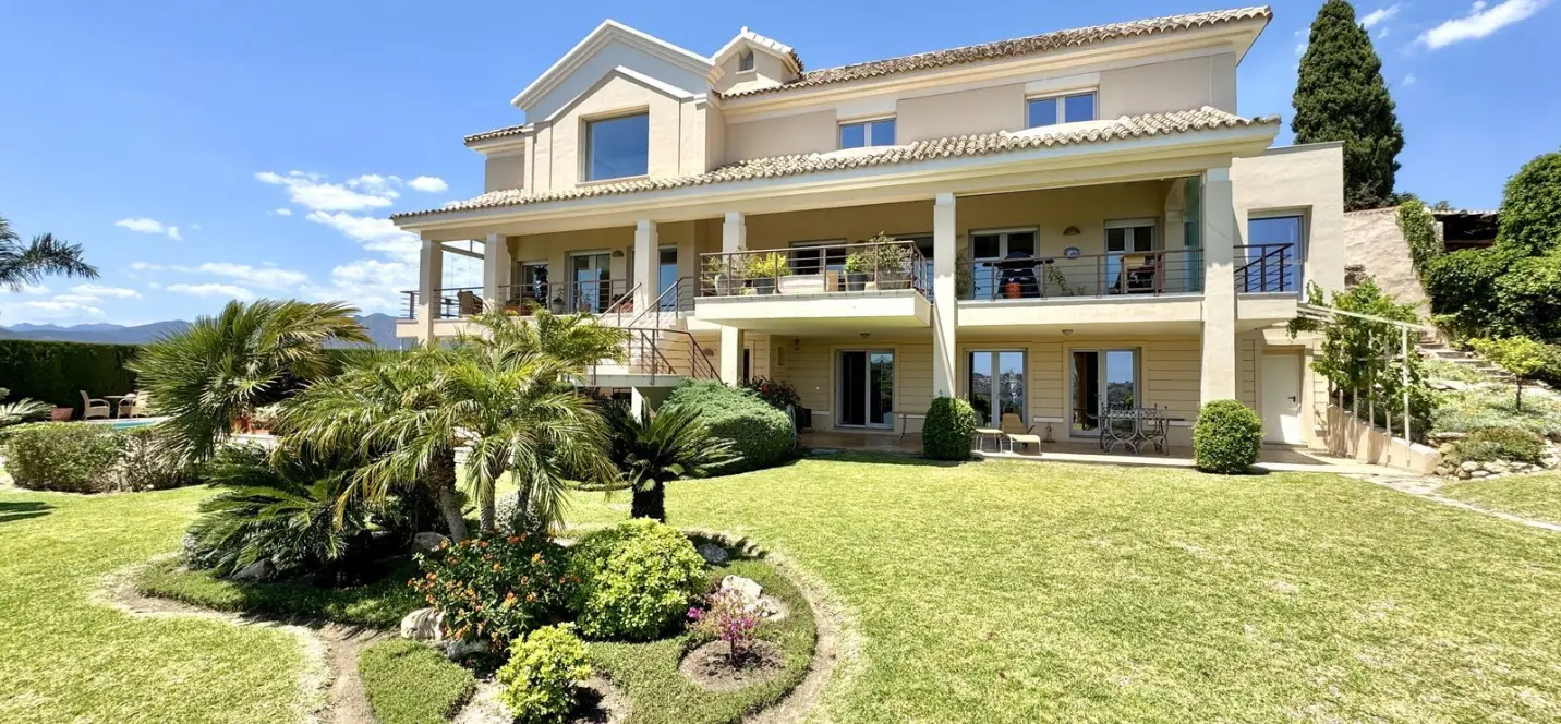 Продажа  отдельно стоящей виллы в Mijas Golf 3
