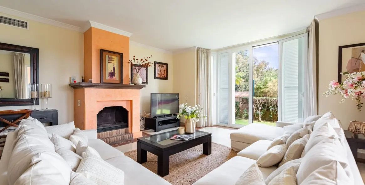 Продажа дома на две семьи в Casares Playa 5