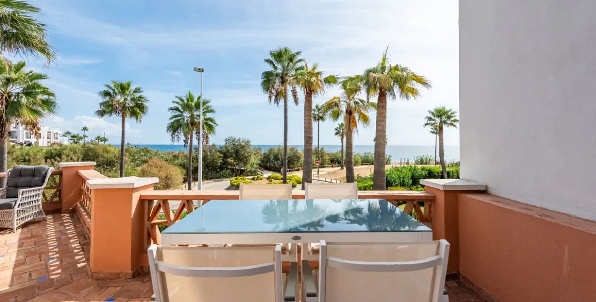 Sale of detached villa in Casares Playa 25