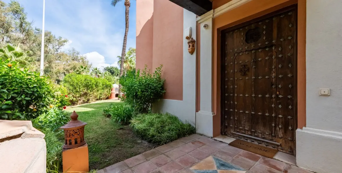 Sale of detached villa in Casares Playa 30