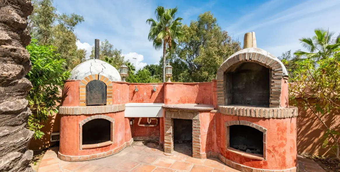 Sale of detached villa in Casares Playa 31