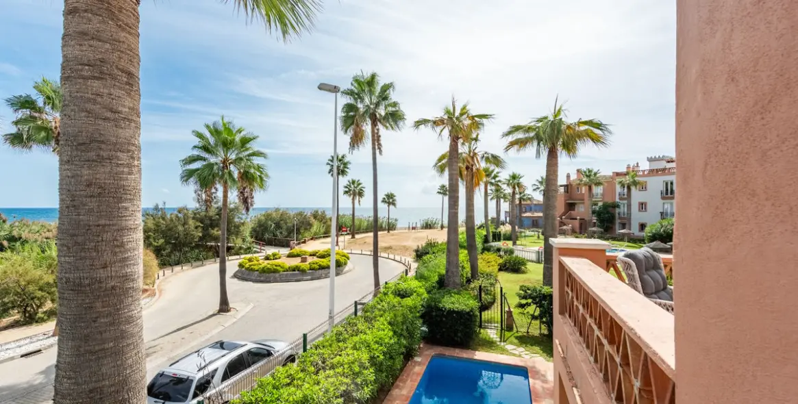 Sale of detached villa in Casares Playa 32