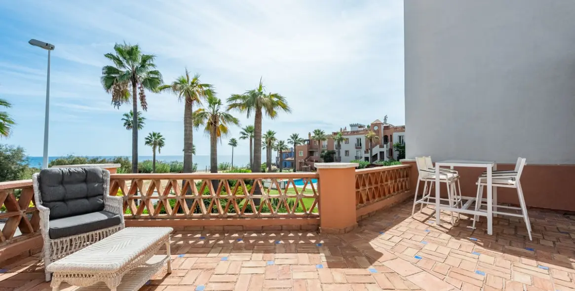 Sale of detached villa in Casares Playa 34