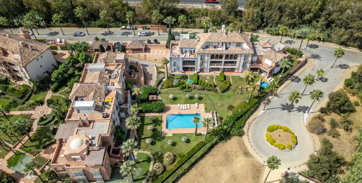 Sale of detached villa in Casares Playa 41