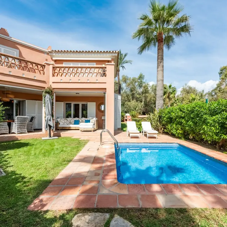 Sale of detached villa in Casares Playa