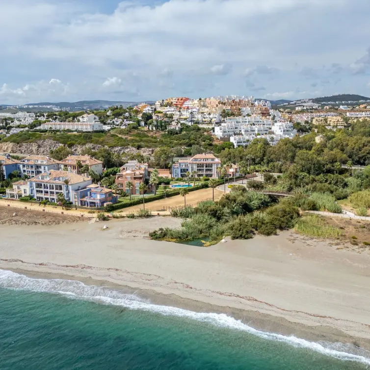 Sale of detached villa in Casares Playa