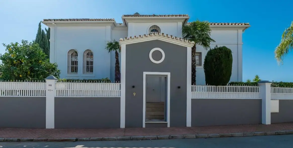 Sale of detached villa in Marbella East (district Río Real) 4