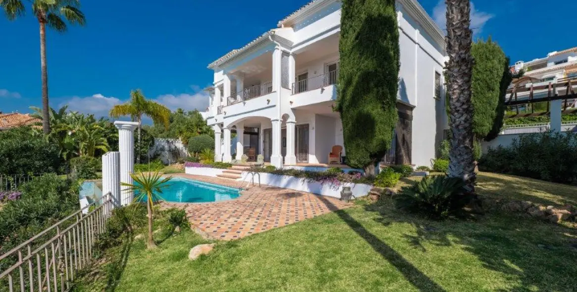 Sale of detached villa in Marbella East (district Río Real) 8