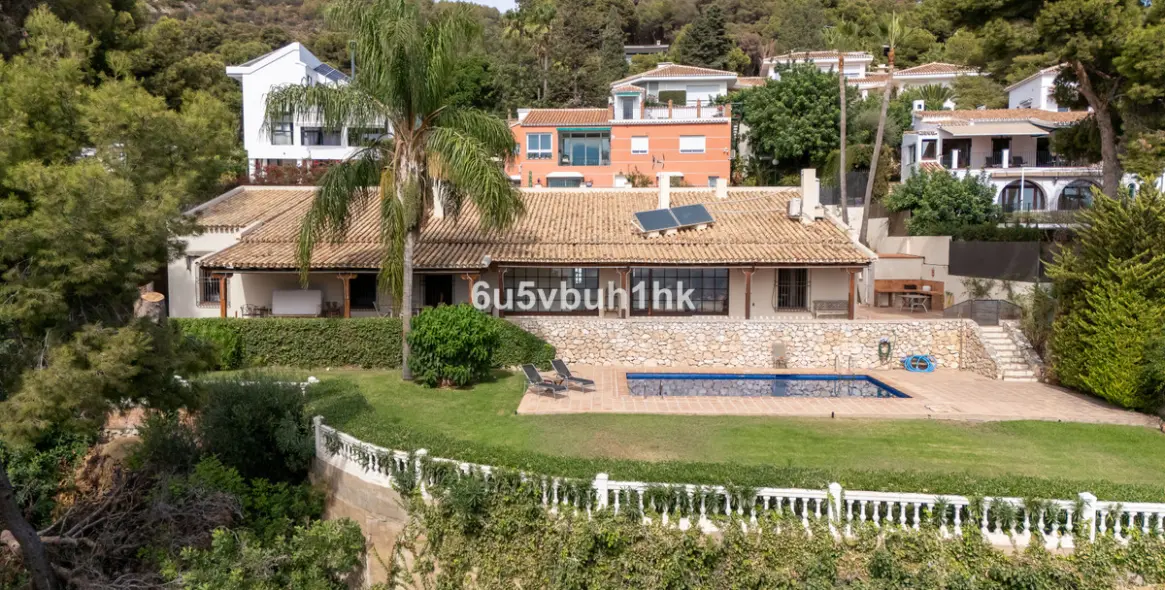 Продажа  отдельно стоящей виллы в Malaga (район Málaga Este) 4