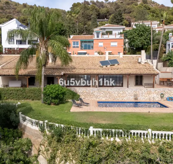 Oтдельно стоящая вилла R4853425