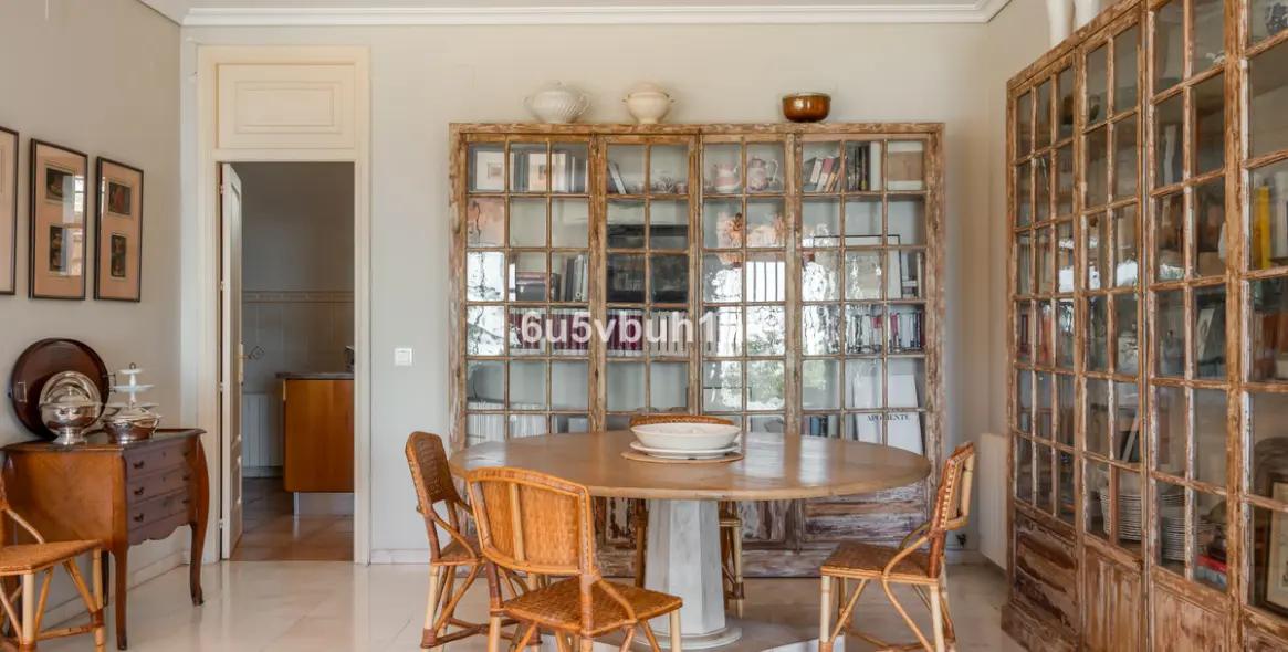 Продажа  отдельно стоящей виллы в Malaga (район Málaga Este) 9