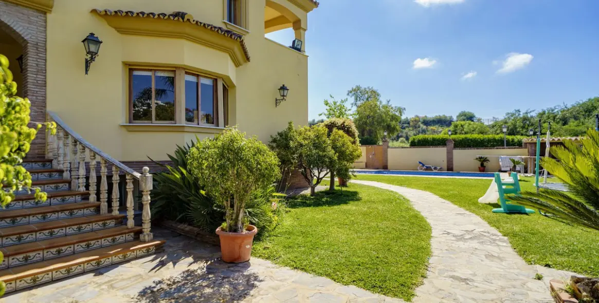 Продажа  отдельно стоящей виллы в La Quinta 4