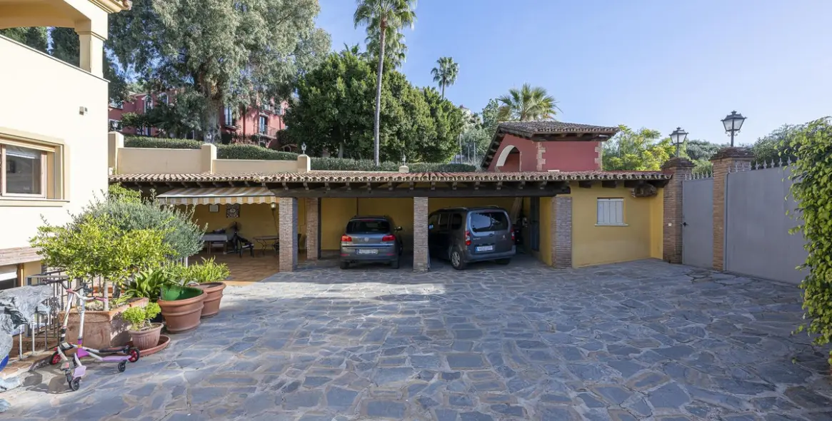 Venta de villa independiente en La Quinta 46