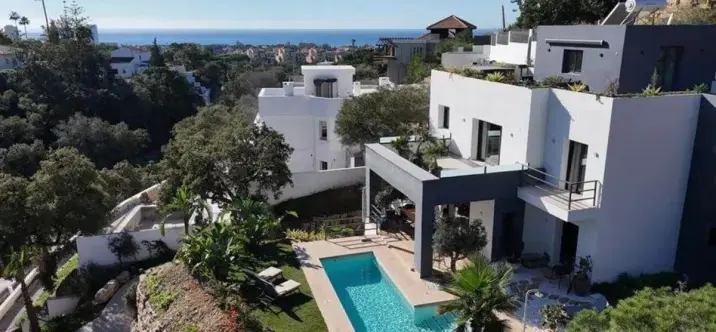 Продажа  отдельно стоящей виллы в Elviria 0