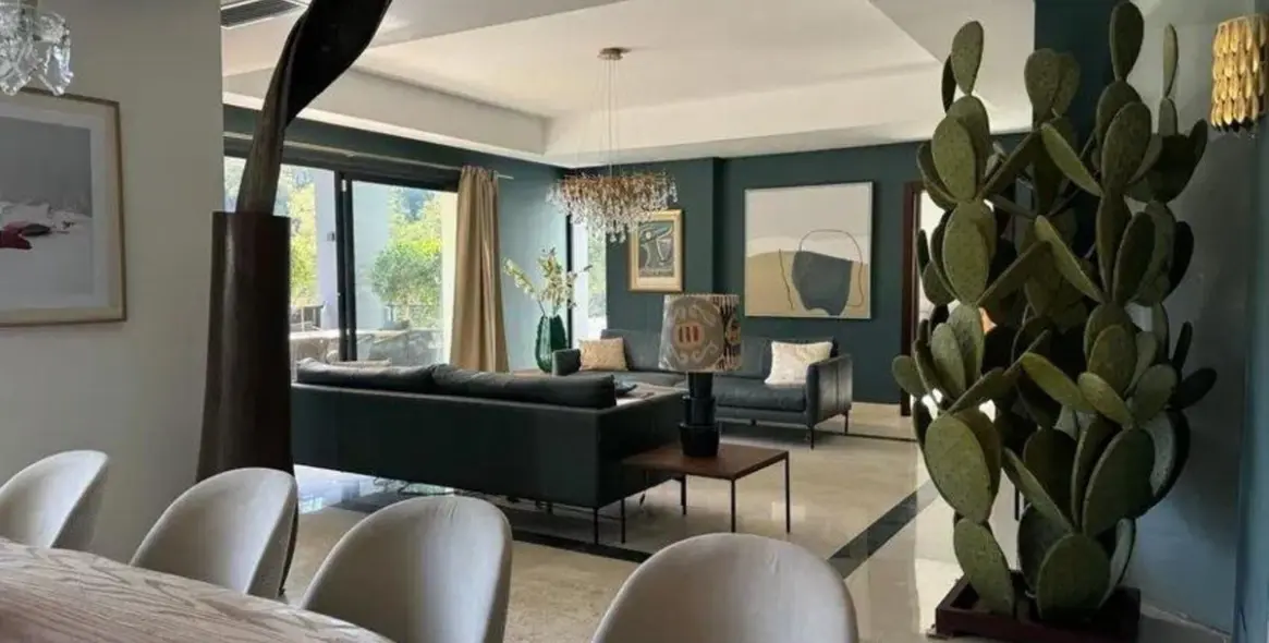 Продажа  отдельно стоящей виллы в Elviria 15