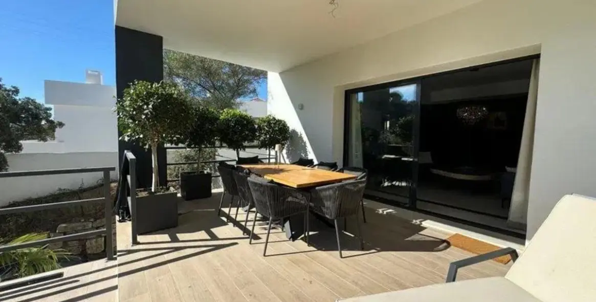 Продажа  отдельно стоящей виллы в Elviria 19