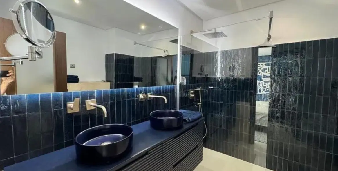 Продажа  отдельно стоящей виллы в Elviria 25