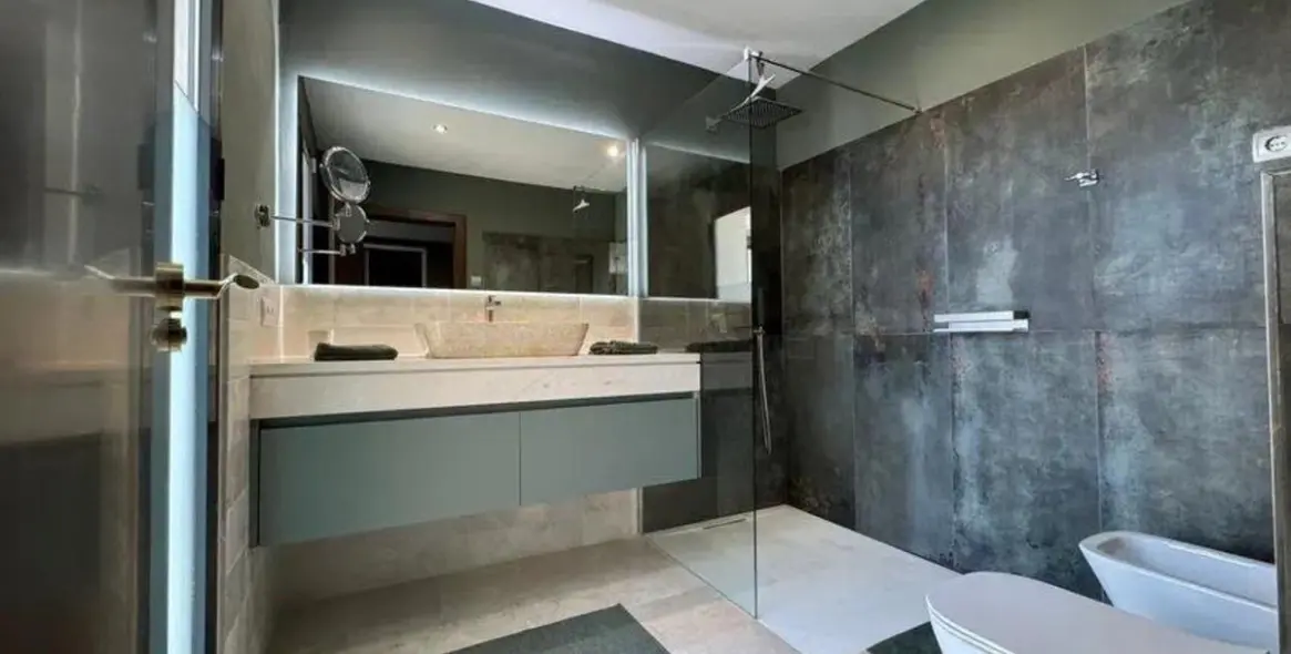 Продажа  отдельно стоящей виллы в Elviria 28