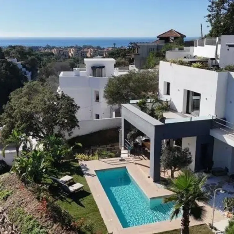 Venta de villa independiente en Elviria