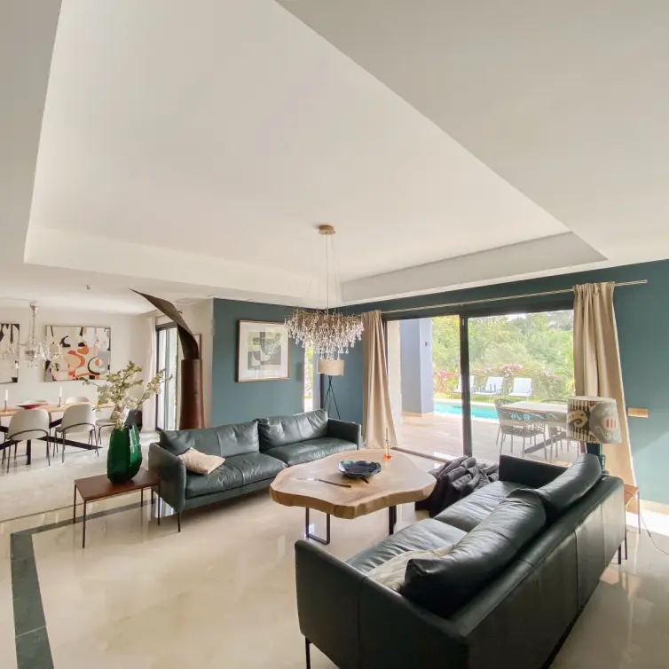 Venta de villa independiente en Elviria