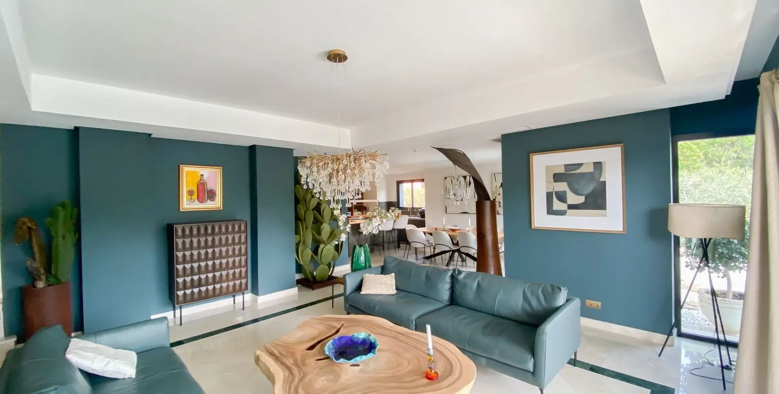 Продажа  отдельно стоящей виллы в Elviria 5