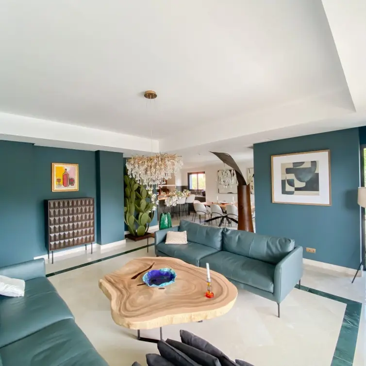 Venta de villa independiente en Elviria