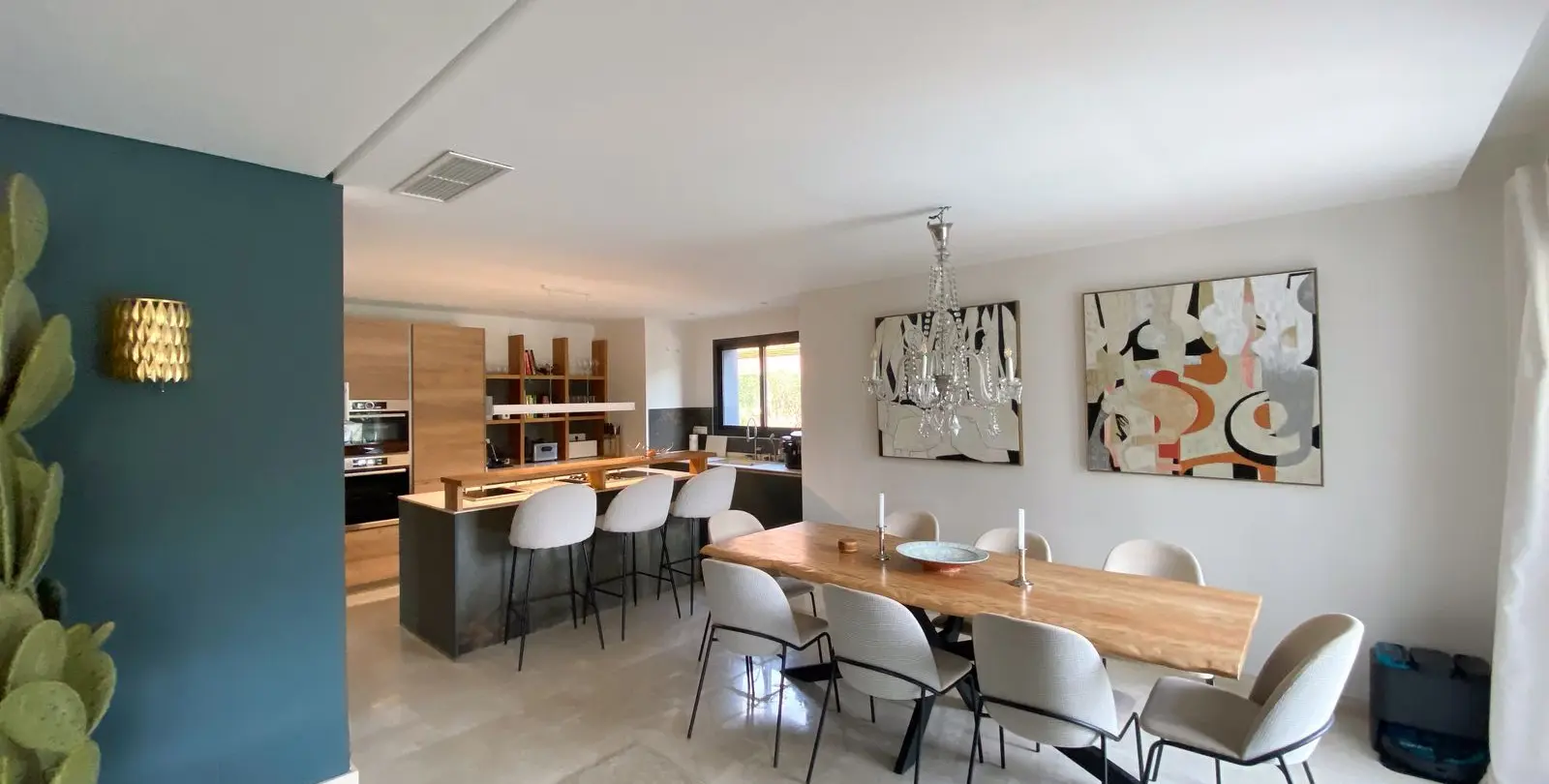 Продажа  отдельно стоящей виллы в Elviria 6