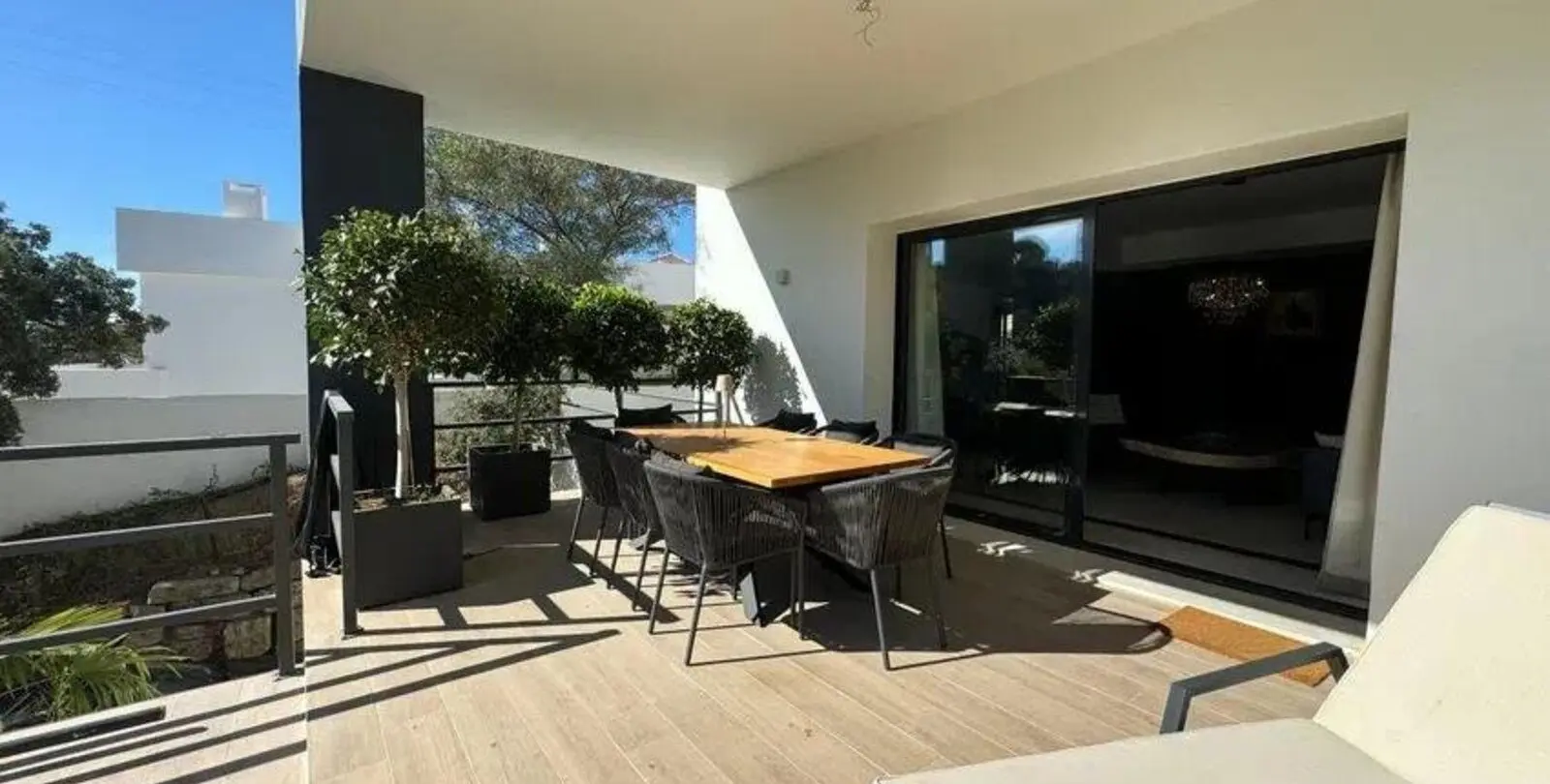 Продажа  отдельно стоящей виллы в Elviria 11
