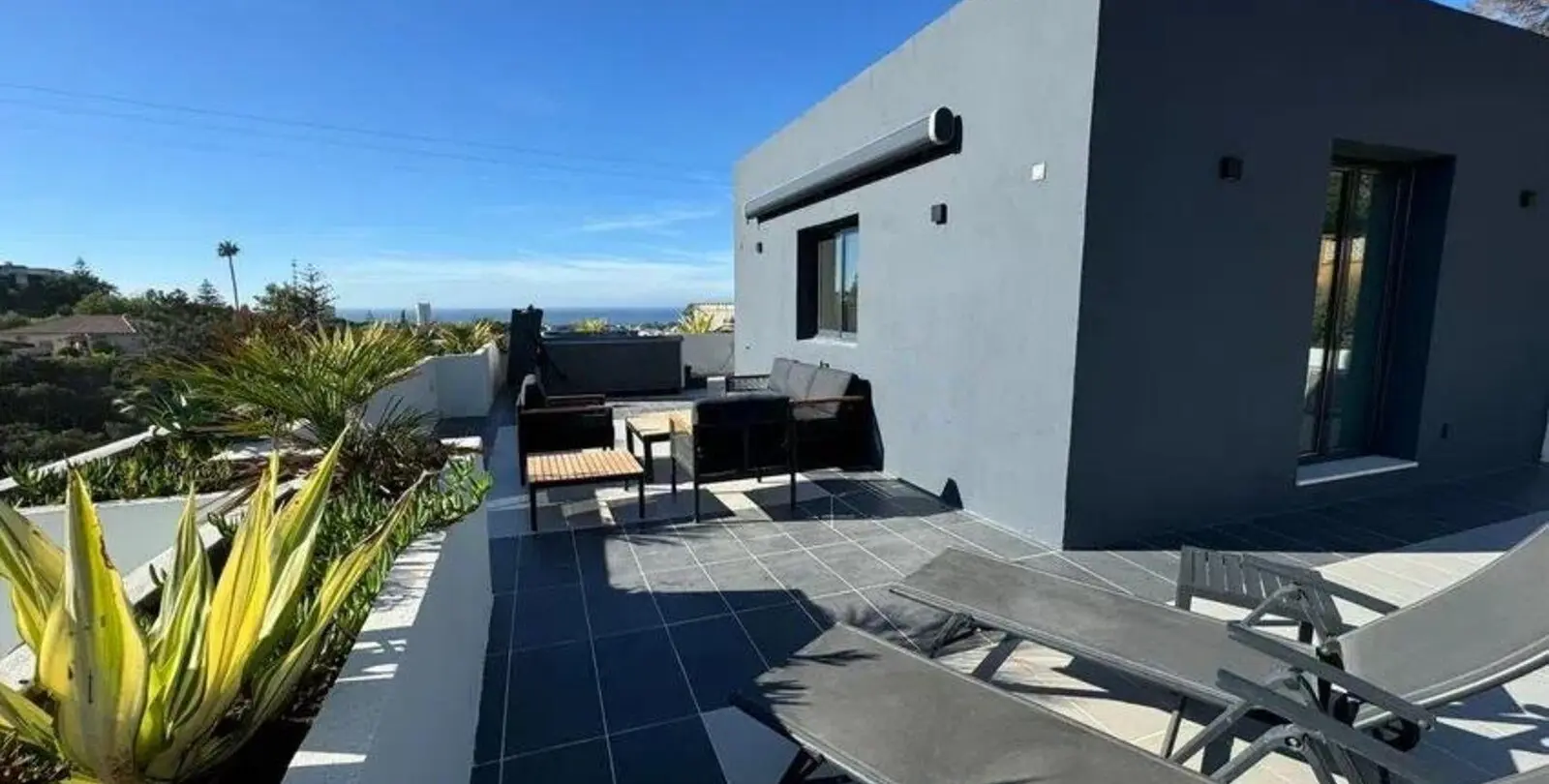 Продажа  отдельно стоящей виллы в Elviria 17