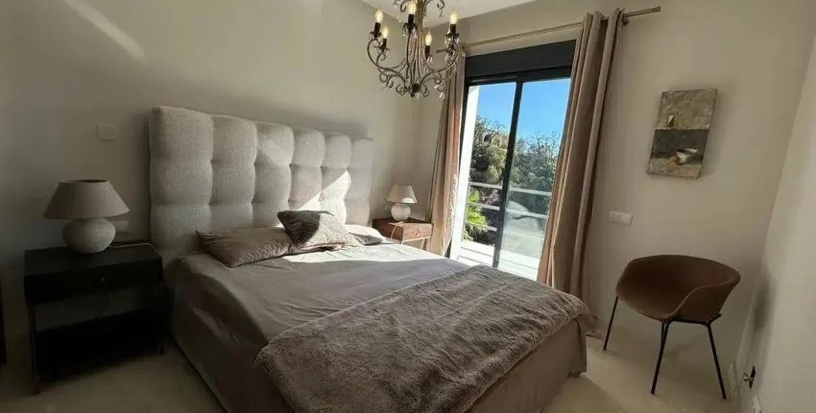 Продажа  отдельно стоящей виллы в Elviria 29