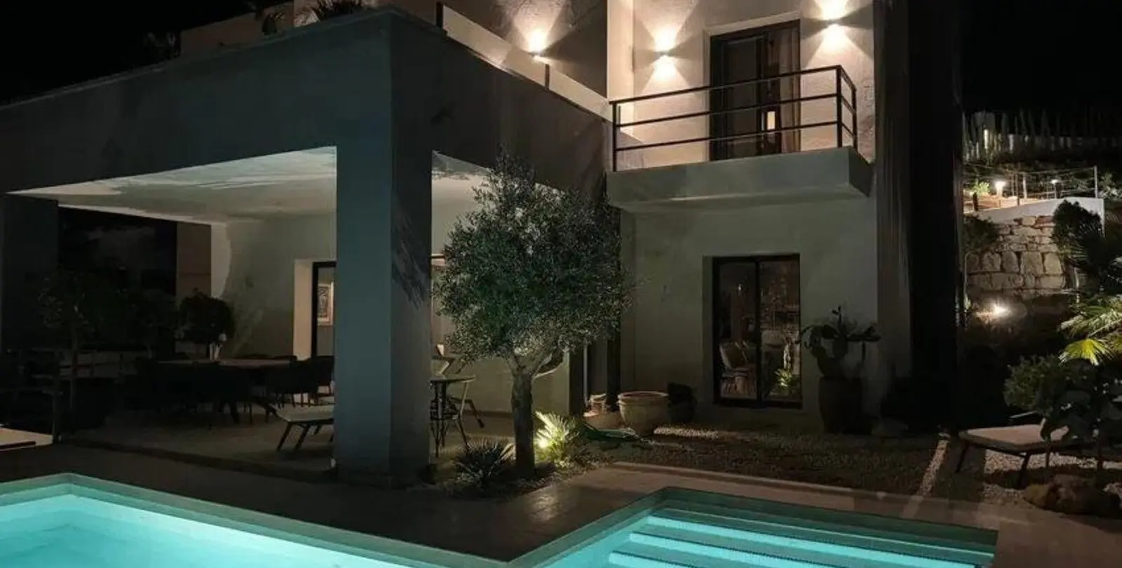 Продажа  отдельно стоящей виллы в Elviria 35