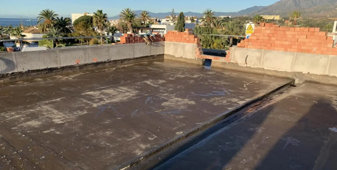 Sale of detached villa in Costabella 5