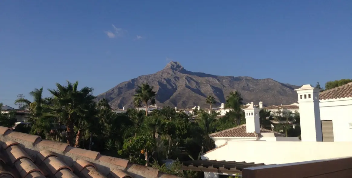 Продажа  отдельно стоящей виллы в The Golden Mile 12