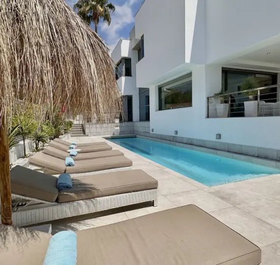 Detached villa R4316599