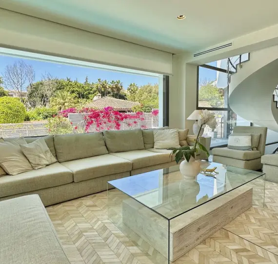 Detached villa R4316599