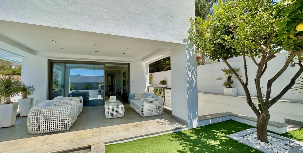 Sale of detached villa in Marbella (district Nagüeles) 9