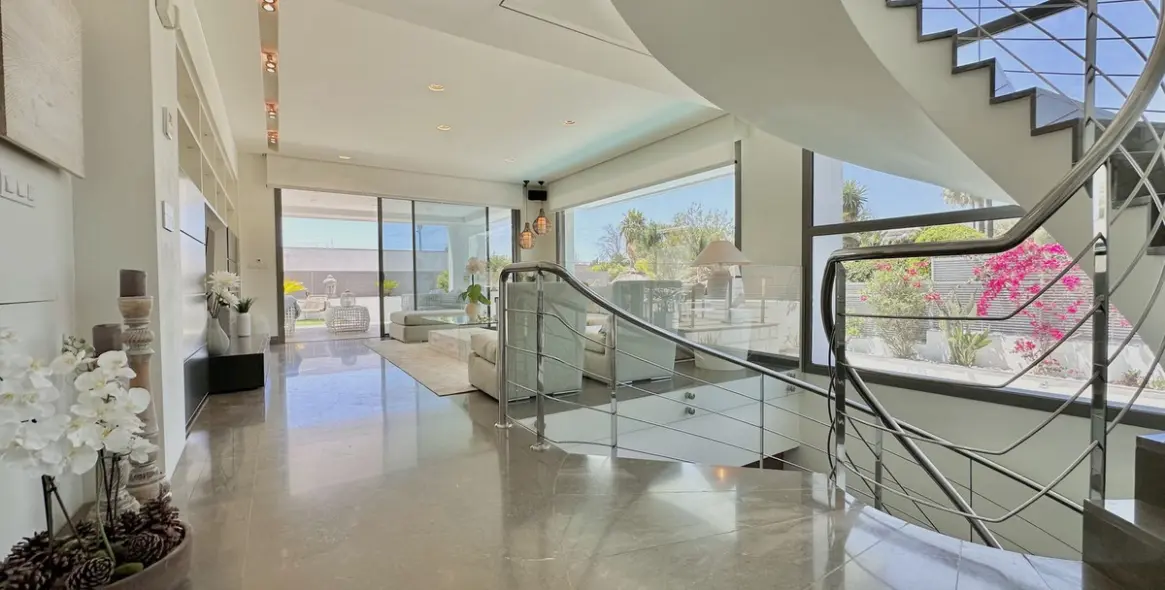 Sale of detached villa in Marbella (district Nagüeles) 10