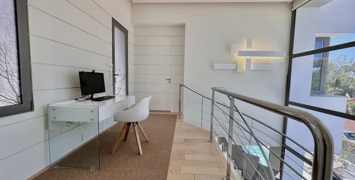 Venta de villa independiente en Nagüeles 17