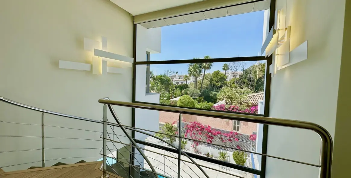 Venta de villa independiente en Nagüeles 18