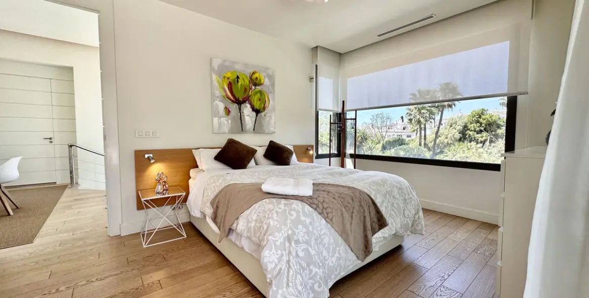 Продажа  отдельно стоящей виллы в Nagüeles 25