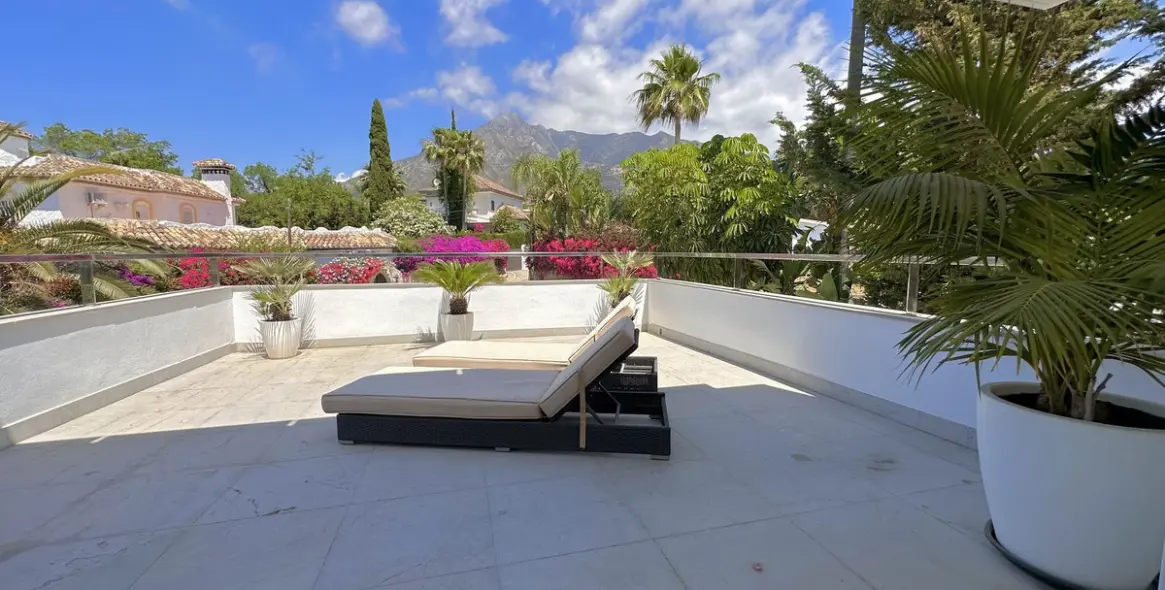 Продажа  отдельно стоящей виллы в Nagüeles 27