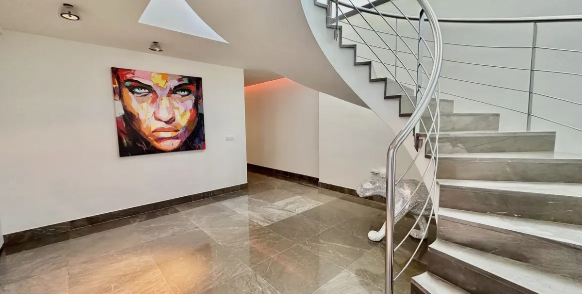 Продажа  отдельно стоящей виллы в Nagüeles 31