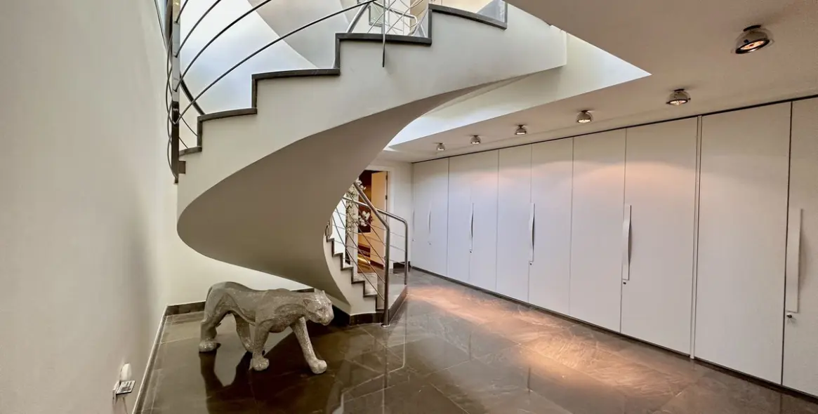 Продажа  отдельно стоящей виллы в Nagüeles 32