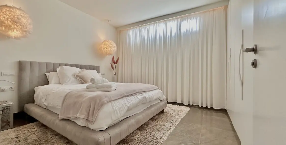 Продажа  отдельно стоящей виллы в Nagüeles 33