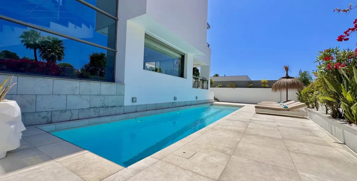 Продажа  отдельно стоящей виллы в Nagüeles 41